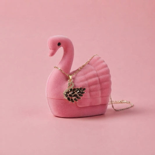 Collar de cisne viral chapado en oro