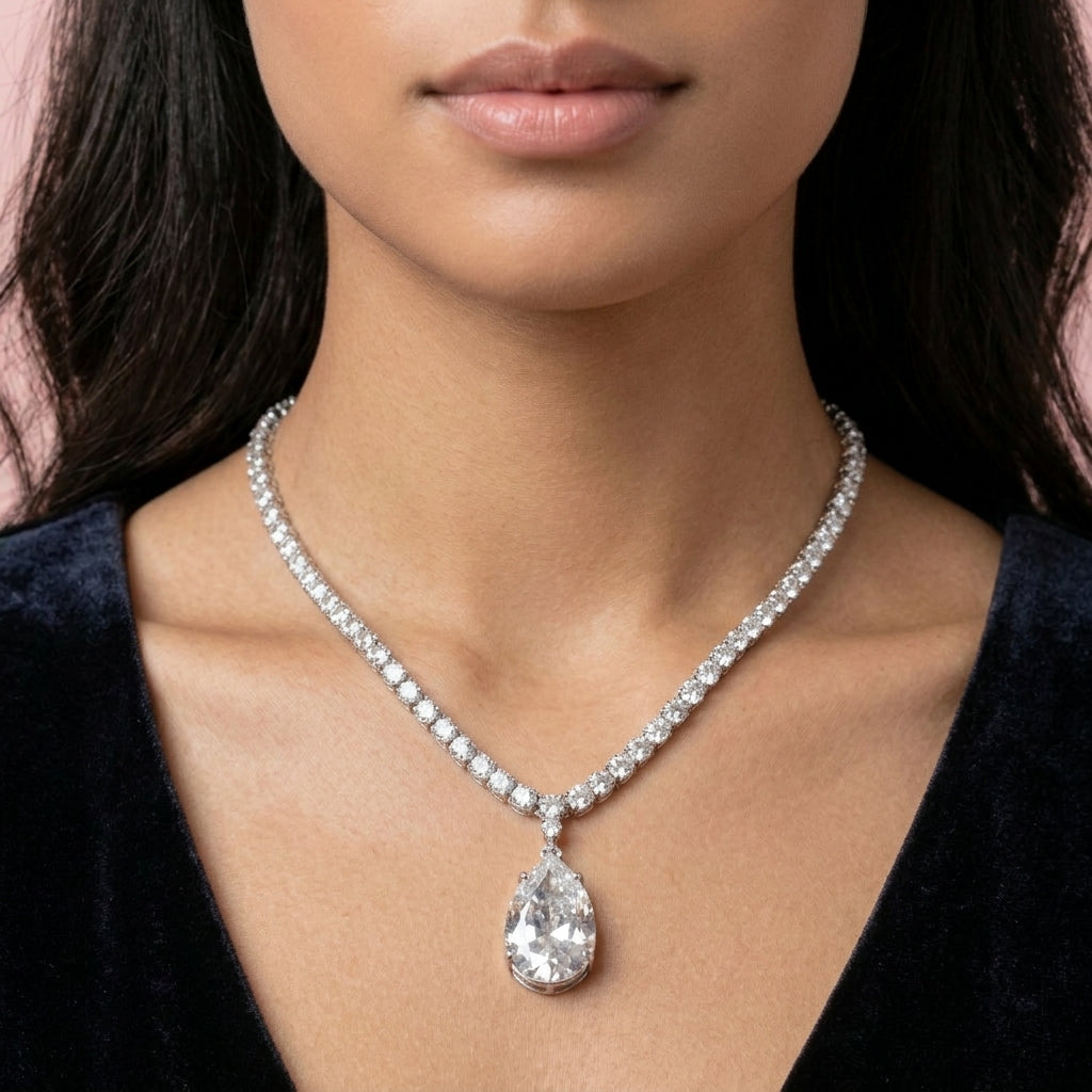 Set de Collar con Colgante de Circonia en Forma de Lágrima