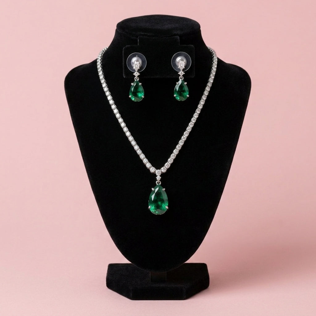 Set de Collar con Colgante de Circonia en Forma de Lágrima