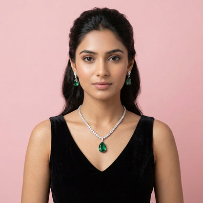 Set de Collar con Colgante de Circonia en Forma de Lágrima